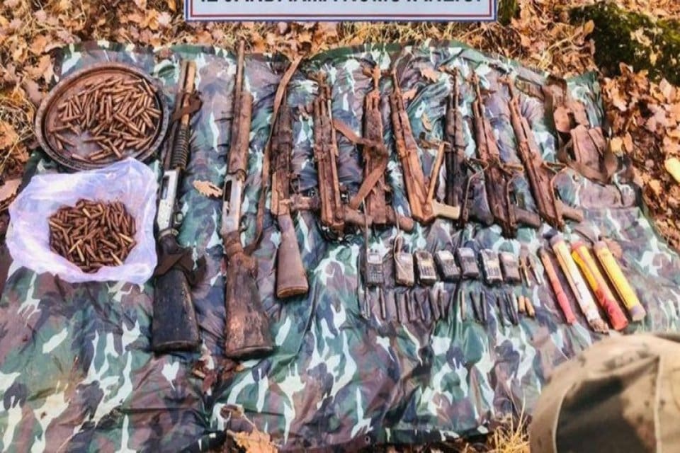 Tunceli'de y&uuml;r&uuml;t&uuml;len Eren Abluka Sonbahar Kış-4 harekatında ter&ouml;ristlere ait &ccedil;ok