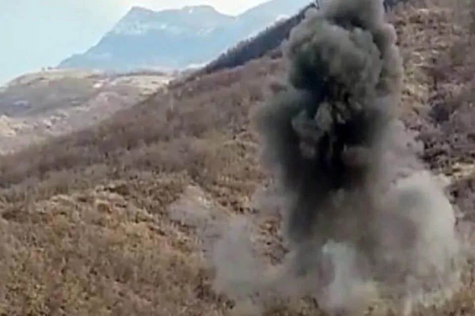 Tunceli&rsquo;de devam eden 'Eren Abluka Sonbahar-Kış 13 Operasyonu' kapsamında yapılan