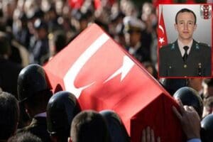 Milli Savunma Bakanlığı (MSB), Hakkari'de ka&ccedil;ak&ccedil;ılık olayına m&uuml;dahale ederken &ccedil;aya