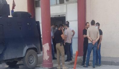 Hakkari'de silahlı saldırı: İl emniyet müdür yardımcısı şehit oldu