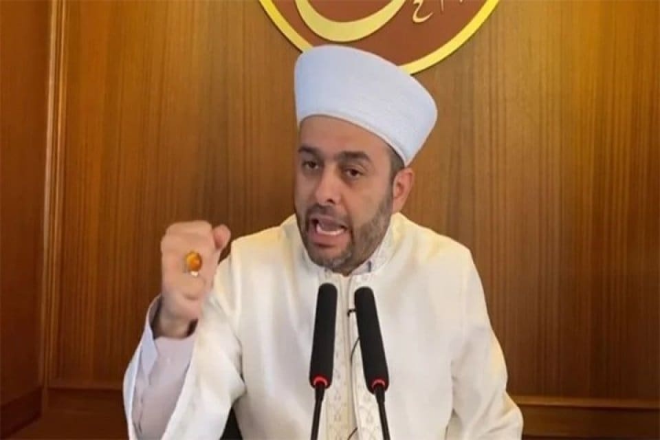 Kadınları hedef alarak &ldquo;Kadın erkek eşitliği tamamen yalan.&nbsp; Sokaklar kasap