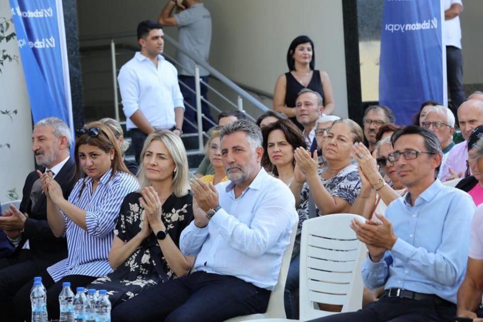 İzmir depreminde hasar alan ve yıkılan binaların yeniden yapımı i&ccedil;in