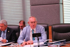 Cumhuriyet Halk Partisi (CHP) İzmir Milletvekili ve KİT Komisyonu üyesi