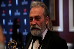 Altın Koza'da 'Onur Ödülü' alan Haluk Bilginer, gecede yaptığı konuşmada
