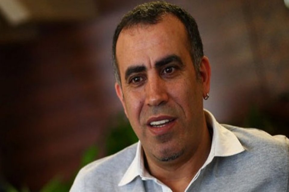 Haluk Levent, sosyal medyadan yaptığı a&ccedil;ıklamada AHBAP'taki g&ouml;revini bırakacağını ve