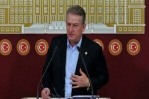 CHP Trabzon eski milletvekili Haluk Pekşen, yaşamını yitirdi. Ağustos ayında