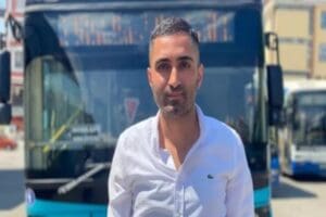 Ankara'da &ouml;zel halk otob&uuml;s&uuml; şof&ouml;rl&uuml;ğ&uuml; yapan&nbsp;Fırat Kaya, aracıyla seyir halindeyken