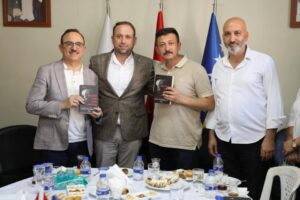 AK Parti Genel Başkan Yardımcısı ve İzmir Milletvekili Hamza Dağ,