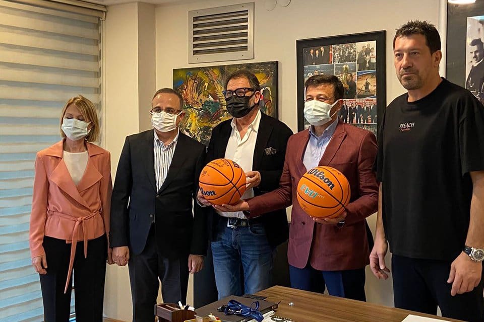 AK Parti Genel Başkan Yardımcısı ve İzmir Milletvekili Hamza Dağ,