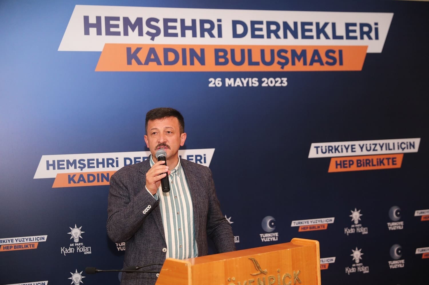 AK Parti İzmir İl Kadın Kolları Başkanlığı’nın düzenlediği ‘Hemşehri Dernekleri