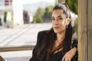&Uuml;nl&uuml; oyuncu Hande Doğandemir astronomik kira fiyatlarına Kadık&ouml;y &uuml;zerinden tepki