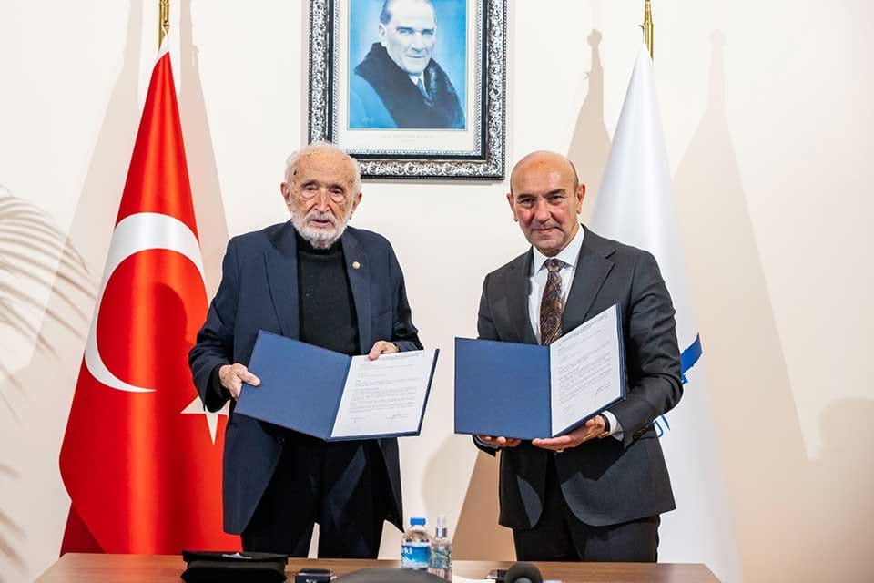 Yazar ve iş insanı Hanri Benazus, binlerce fotoğraftan oluşan Gazi