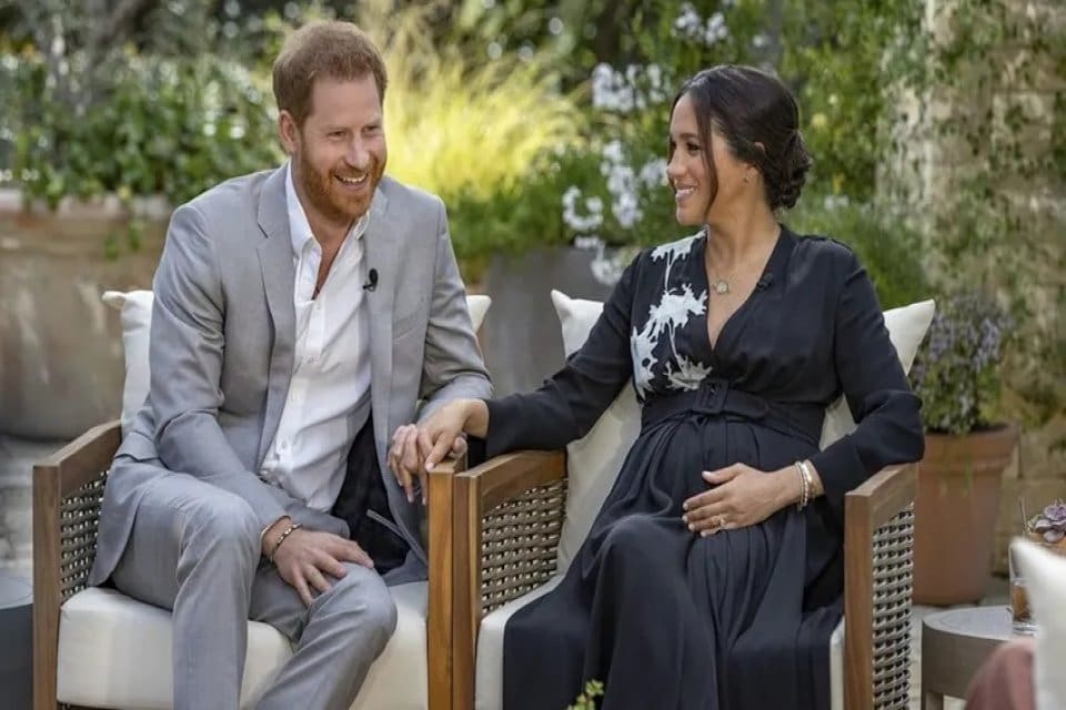 İngiltere Kraliyet ailesinden ayrılma kararı alan Sussex D&uuml;k&uuml; Harry&rsquo;nin s&ouml;zc&uuml;s&uuml;,