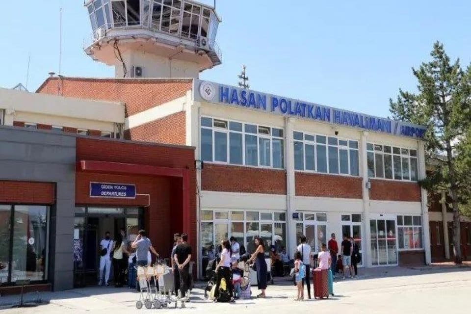 MHP ve AK Parti Eskişehir Milletvekillerinin, Hasan Polatkan Havalimanı&rsquo;nın u&ccedil;uşlara