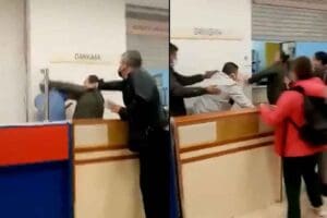 İZMİR Dokuz Eyl&uuml;l Tıp Fak&uuml;ltesi Hastanesinde, hasta yakını ile g&ouml;revliler