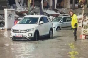 Kahramanmaraş merkezli depremlerden etkilenen Hatay'ın İskenderun il&ccedil;esinde, deniz seviyesinin y&uuml;kselmesi