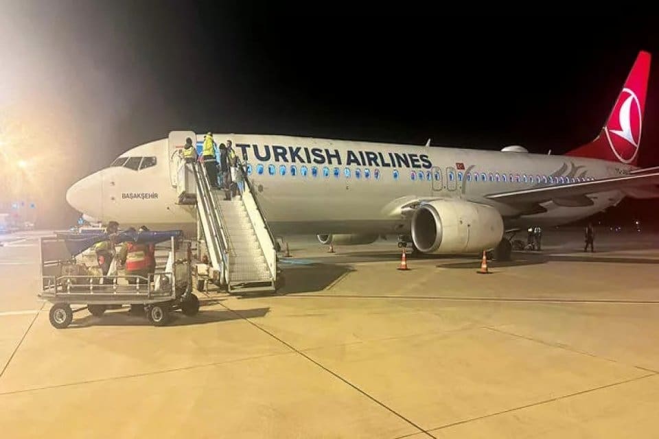 Hatay Havalimanı&rsquo;nın depremde zarar g&ouml;ren pisti 6 g&uuml;n gibi kısa