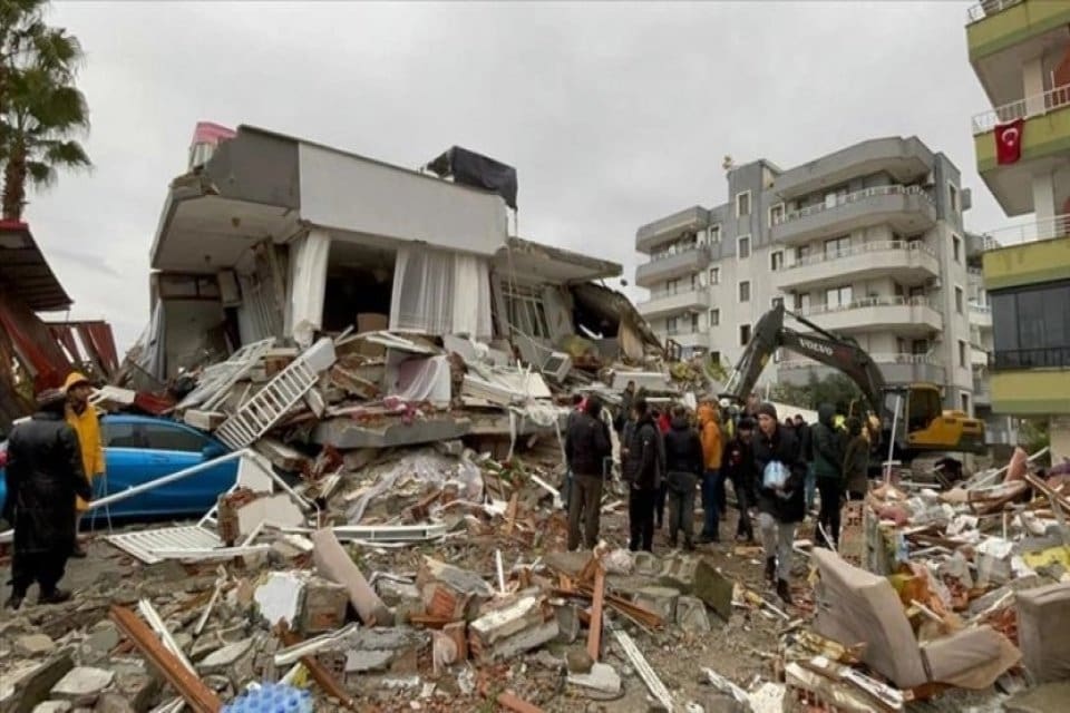 Hatay Valiliği enkaz &ccedil;alışmalarının Pazar g&uuml;n&uuml; (19 Şubat) itibariyle başlanacağı