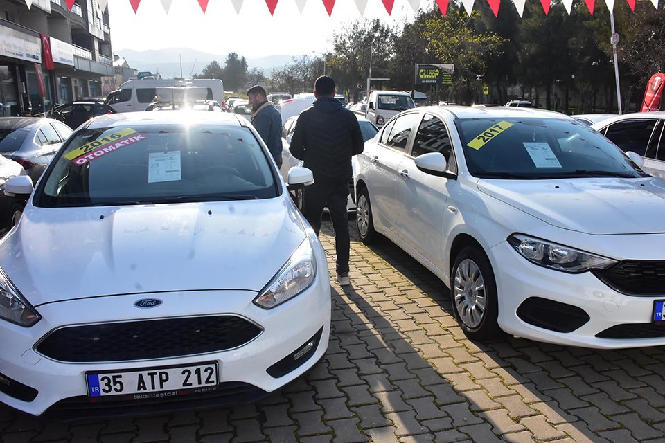Havaların ısınmaya başlamasıyla birlikte ikinci el otomobil alım satımında hareketlilik