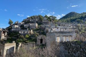 Muğla'nın Fethiye ilçesinde terk edilmiş çok sayıda Rum evi bulunduğu