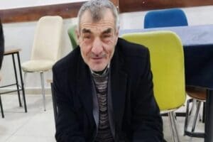 Diyarbakır'ın Bismil il&ccedil;esinde &ccedil;obanlık yapan Muharrem Bilir (70), koyunları eve
