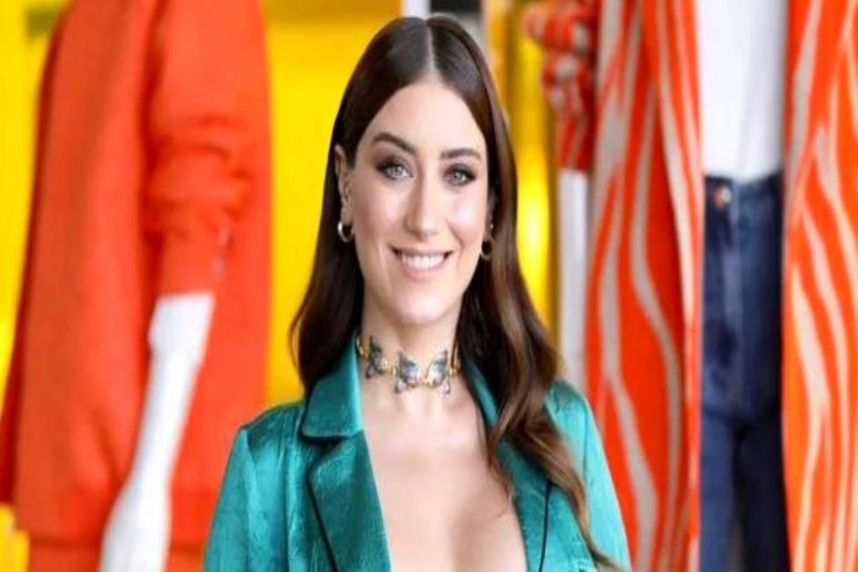 İkinci bebeğini kucağına almak i&ccedil;in g&uuml;n sayan oyuncu Hazal Kaya,