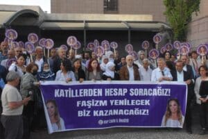 İzmirde, HDP il binasında Deniz Poyraz'ı (38) tabancayla vurarak &ouml;ld&uuml;ren