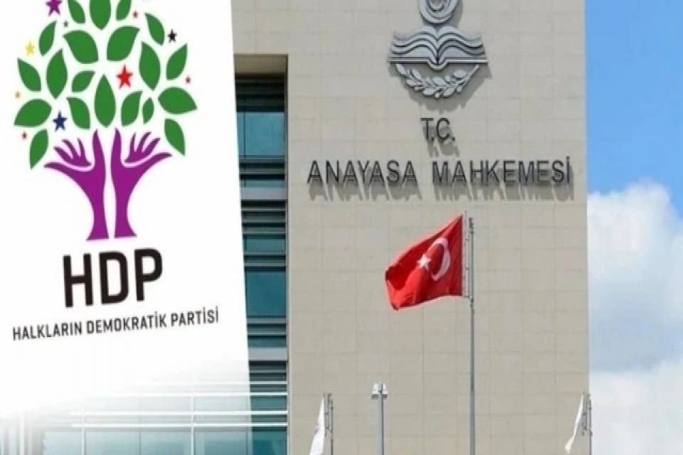 HDP&rsquo;nin s&ouml;zl&uuml; savunması ertelendi. AYM, HDP&rsquo;nin savunmasının 14 Mart yerine