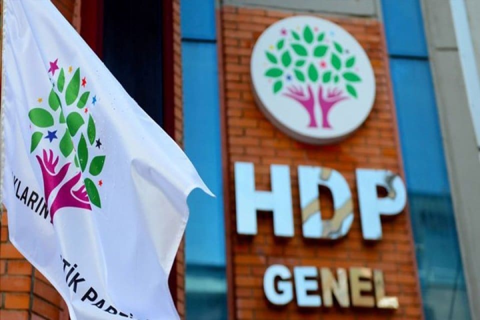 Anayasa Mahkemesi, kapatma davasında HDP'nin ek s&uuml;re talebini kabul etti.