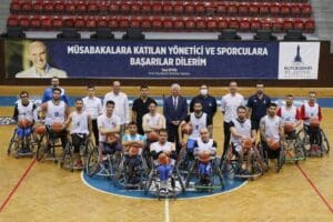 Tekerlekli Sandalye Basketbol S&uuml;per Ligi&rsquo;nde normal sezonu zirvede bitiren İzmir