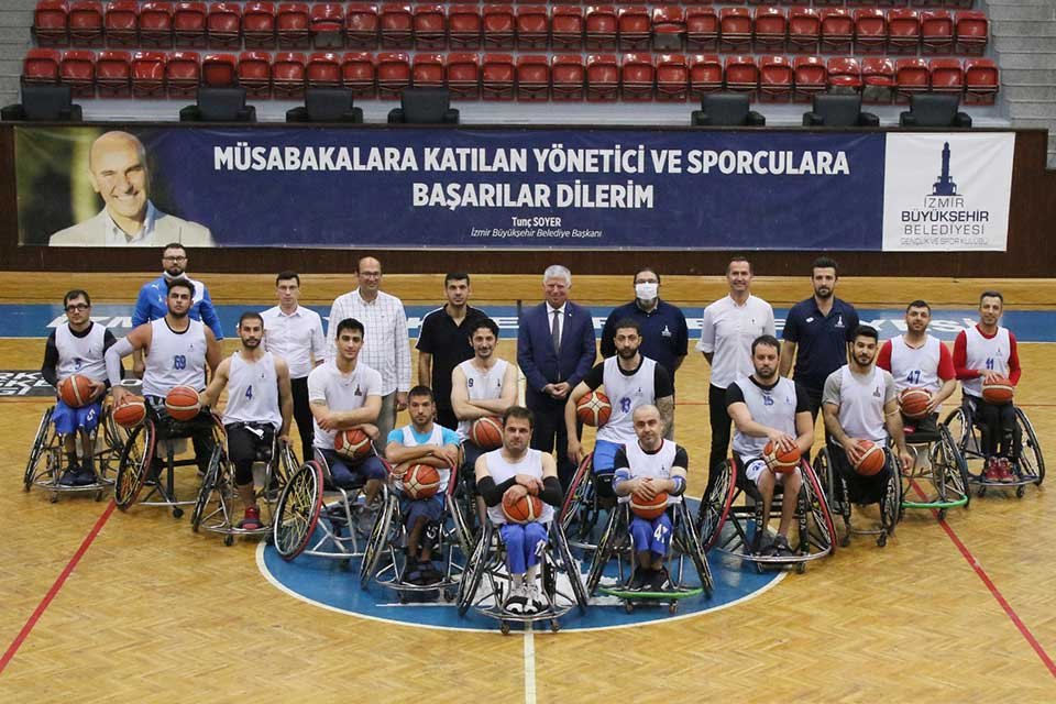 Tekerlekli Sandalye Basketbol S&uuml;per Ligi&rsquo;nde normal sezonu zirvede bitiren İzmir