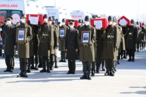 Helikopter kazasında şehit olan 11 asker için Elazığ Havalimanı'nda uğurlama