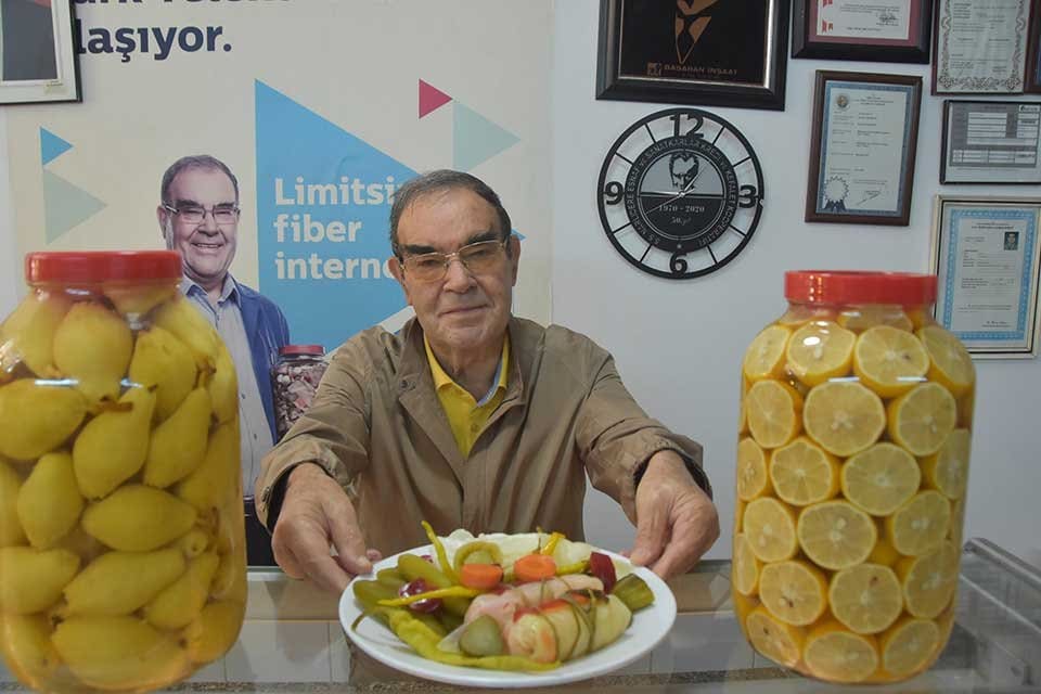 İzmir'de kış aylarının gelmesiyle beraber Covid-19, grip ve soğuk algınlığına