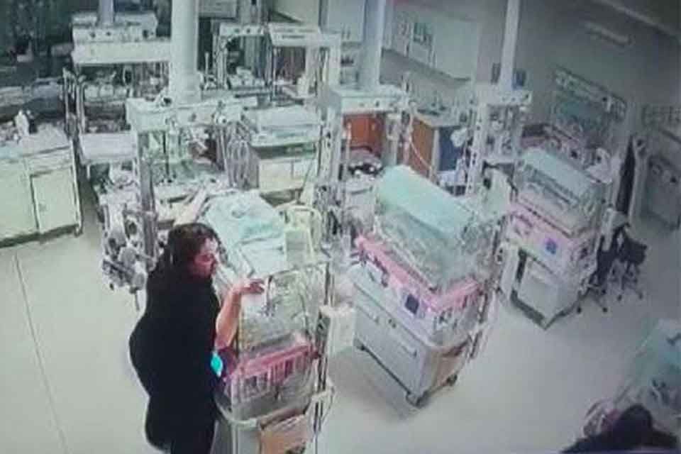Kahramanmaraş merkezli depremde Gaziantep'te bir hastanede g&ouml;rev yapan hemşirelerin deprem