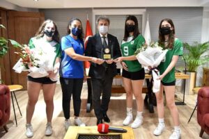   Bu sezon  ilk kez  mücadele ettiği Türkiye Kadınlar Hentbol