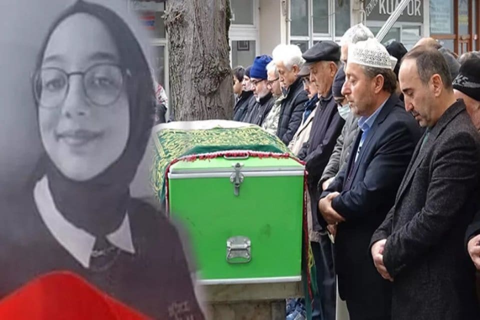 D&uuml;zce&rsquo;de, evde annesi tarafından hareketsiz halde bulunan lise &ouml;ğrencisi Sueda