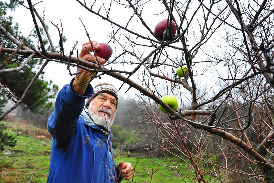 MANİSA'nın Şehzadeler ilçesinde yaşayan emekli Elektrik Yüksek Teknikeri Yaşar Özdinçer