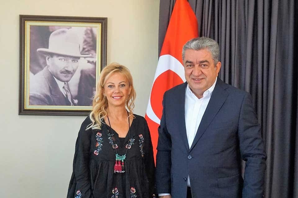 CHP İzmir Milletvekili Bedri Serter İzmir Gazeteciler Cemiyeti Başkanı Dilek