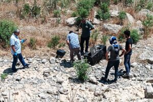 Manisa'nın Turgutlu İl&ccedil;esinde, bir iş yerine girerek transpaletle &ccedil;aldıkları &ccedil;elik