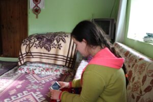 Denizli'nin Buldan ilçesindeki Yeniçam Mahallesi'nde telefon ve internet kabloları, hırsızlar