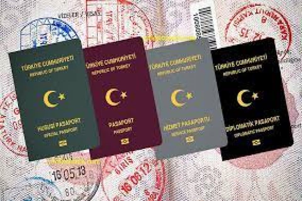 İstanbul Havalimanı'nda, yolcular "Hızlı Pasaport Ge&ccedil;iş Sistemi" ile yaklaşık 20