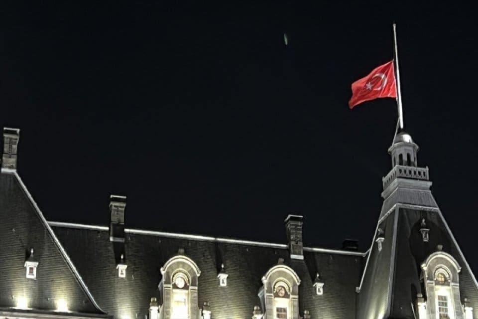 Hollanda'da Rotterdam Belediye binasına İstiklal Caddesi'nde d&uuml;zenlenen ter&ouml;r saldırısında hayatını