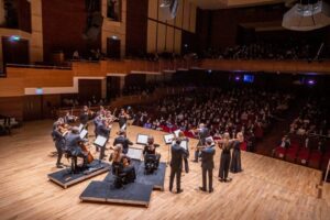 Hollanda’nın dünyaca ünlü Concertgebouw Oda Orkestrası ilk kez İzmirlilerle buluştu.