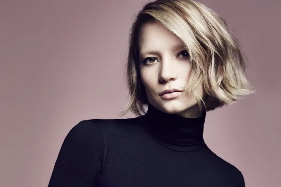 33 yaşındaki Avustralyalı oyuncu Mia Wasikowska, Hollywood'u neden terk ettiğini