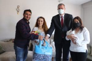 Tire Belediye Başkanı Salih Atakan Duran eşi Necibe Duran ile