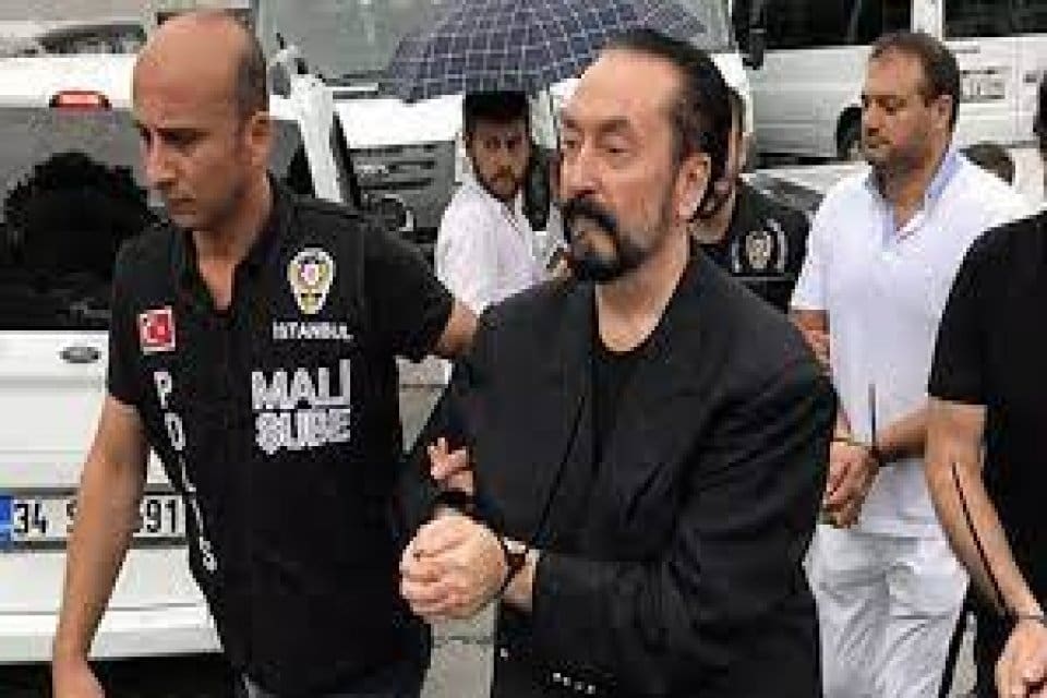 HSK, Adnan Oktar davasını inceleyerek Oktarcılara tahliye kararı veren mahkeme