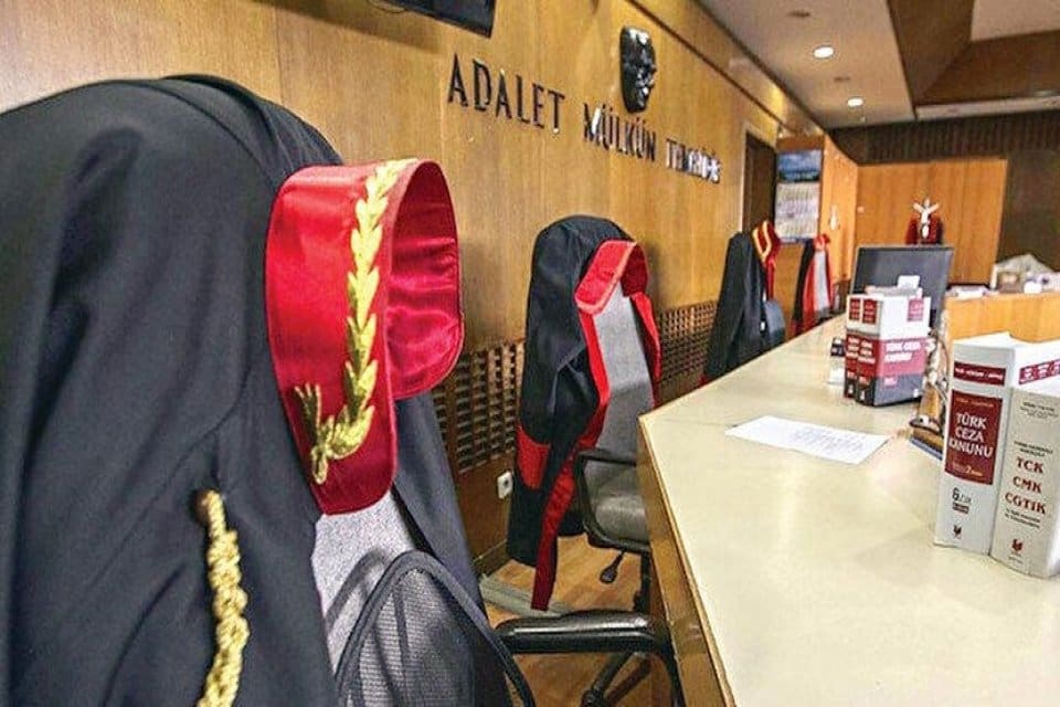 &Ccedil;eşitli derecelerdeki g&ouml;rev s&uuml;relerini tamamlayan adli yargı hakimi, cumhuriyet başsavcısı