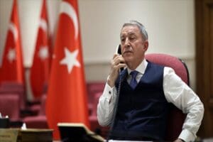 Milli Savunma Bakanı Akar, Ukrayna Savunma Bakanı Reznikov ve Ukrayna