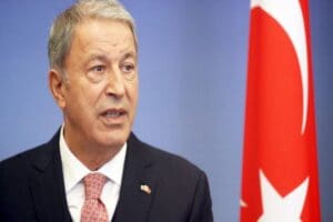 Milli Savunma Bakanı Hulusi Akar ve kuvvet komutanları sınır hattına