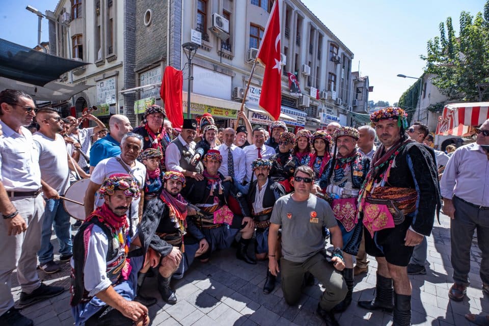 İzmir B&uuml;y&uuml;kşehir Belediye Başkanı Tun&ccedil; Soyer 9 Eyl&uuml;l kutlamaları kapsamında